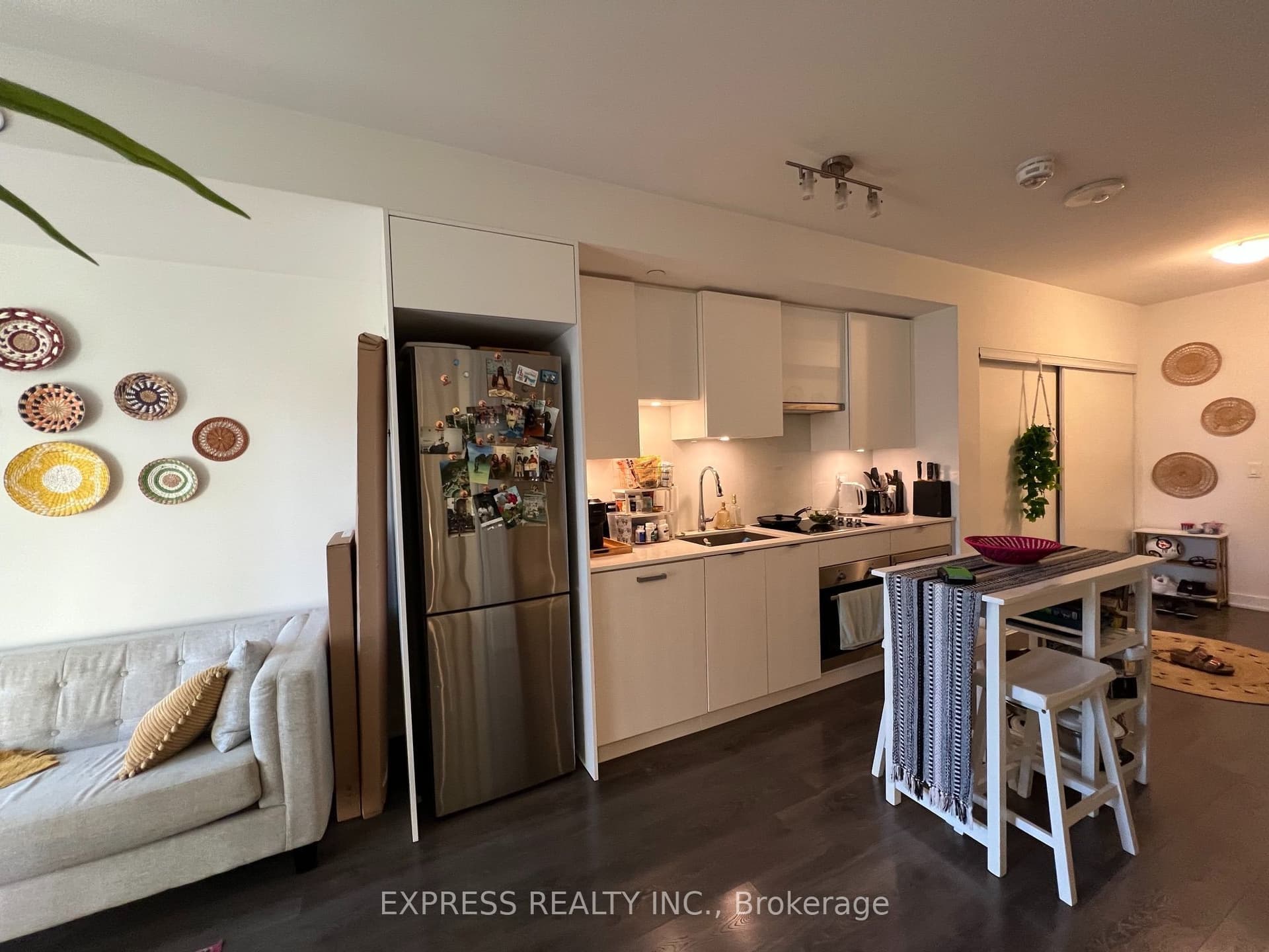 Suite 1601 · Floor 16, Unit 1601 · 99 Broadway Ave