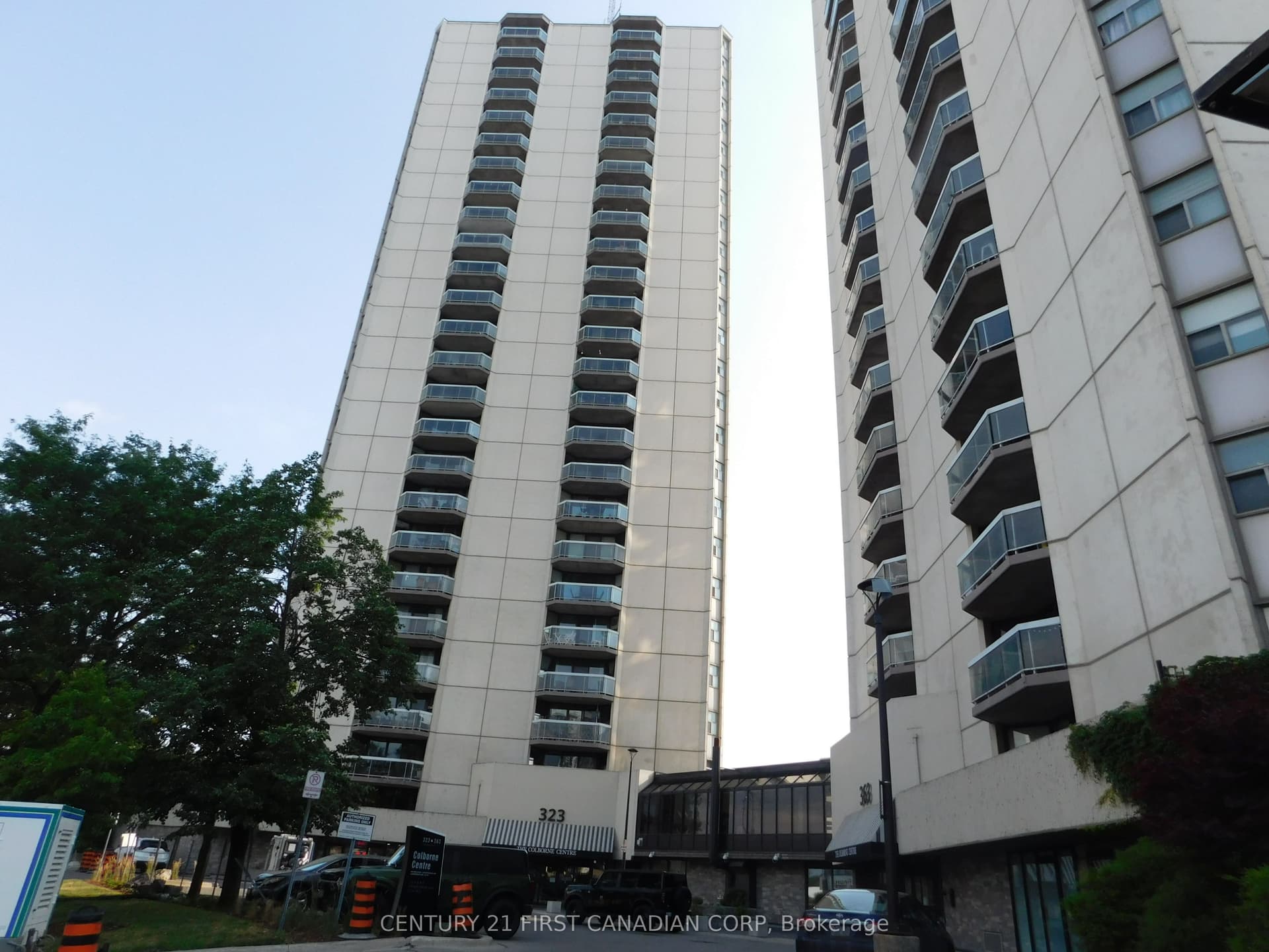 Suite 2004 · Floor 20, Unit 2004 · 323 Colborne St