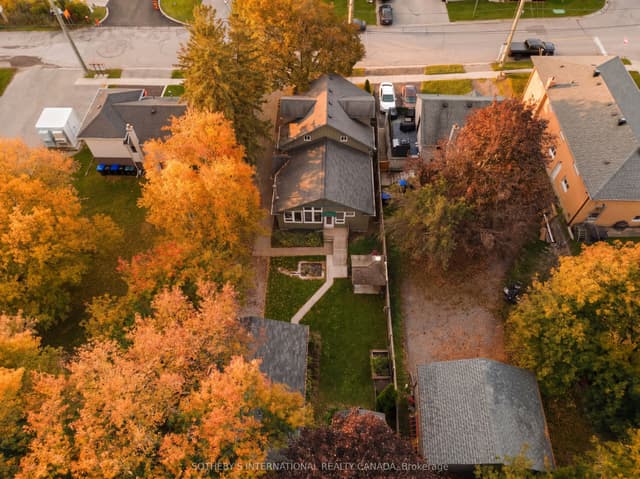 Detached at 131 John Street E, Bradford West Gwillimbury, ON L3Z 1G3