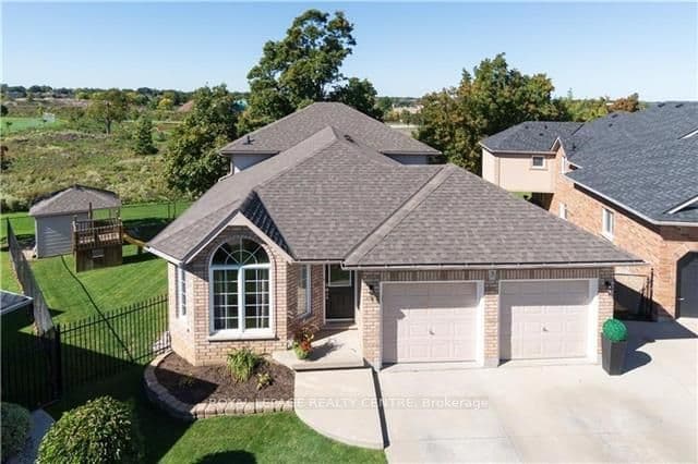 Detached at 3 Vineberg Drive, Hamilton, ON L9B 2P6