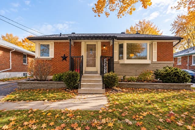 Detached at 22 Fernwood Crescent, Hamilton, ON L8T 3L1