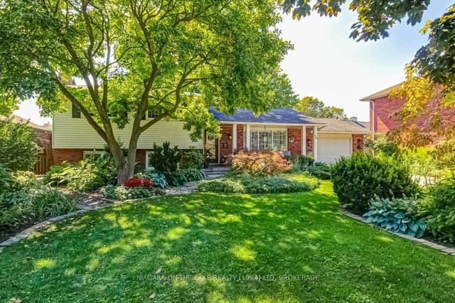 Detached at 14 CONFEDERATION Drive, Niagara-on-the-Lake, ON L0S 1J0