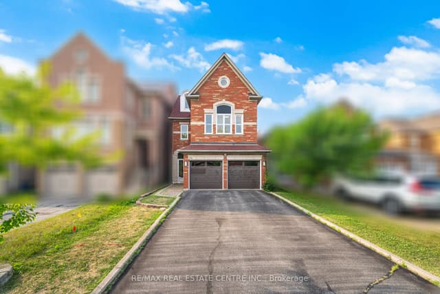 Detached at 24 Futura Avenue, Richmond Hill, ON L4S 1V2