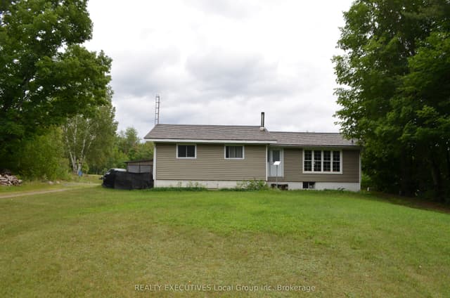 Detached at 1405 Pioneer Road, Chisholm, ON P0H 1Z0