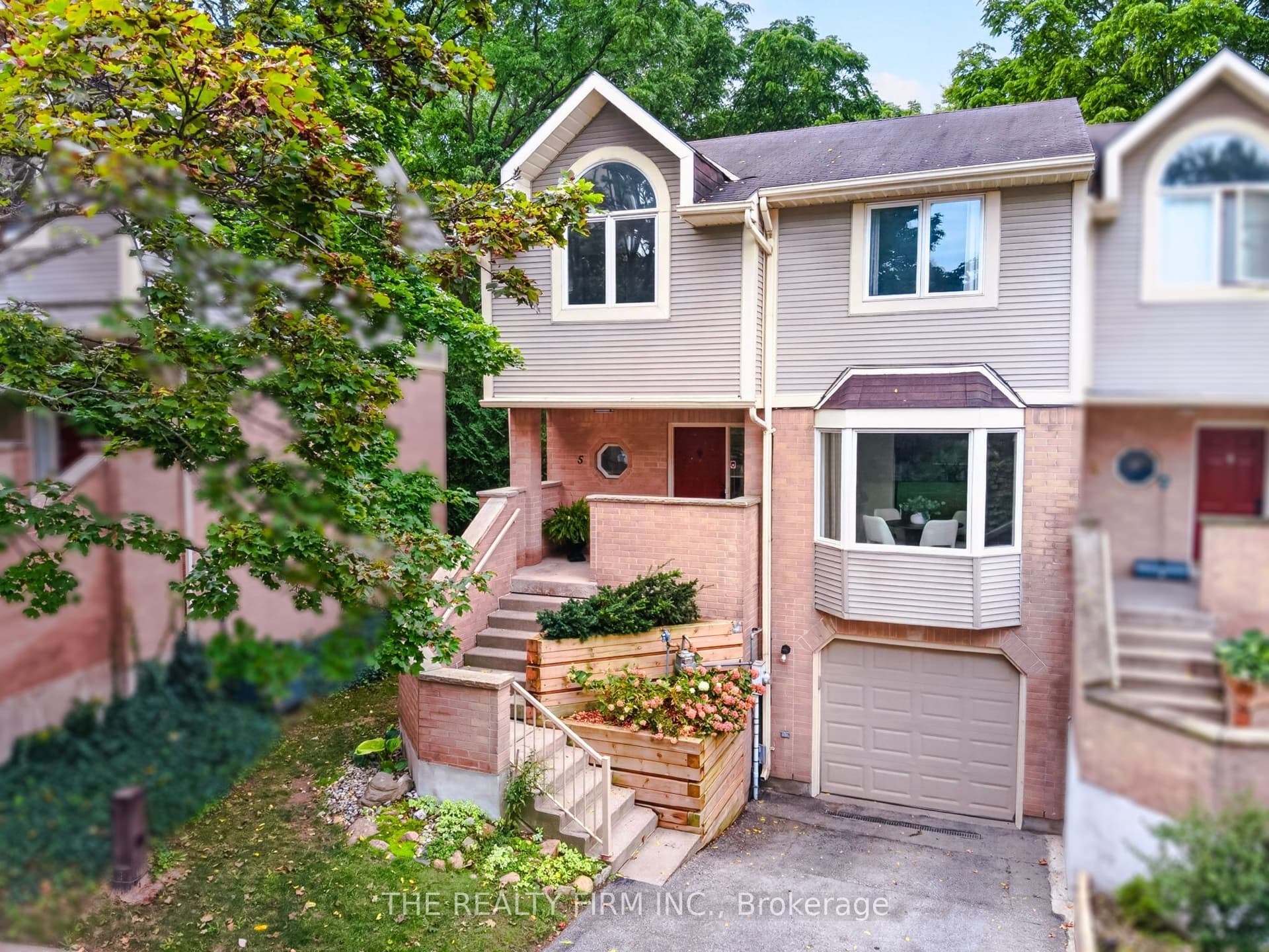 Suite 5, Unit 5 · 9 Ailsa Pl
