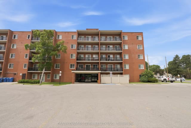Condo Apartment at 131 Taunton Road E 204, Oshawa, ON L1G 3T8