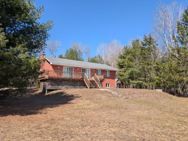Detached at 1012 Papineau Lake Road, Hastings Highlands, ON K0L 2R0