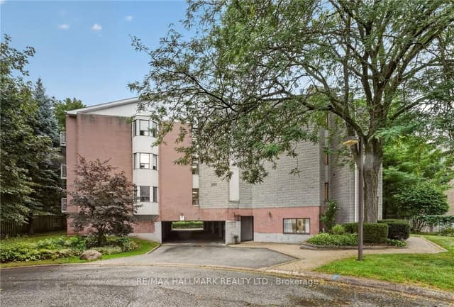 Condo Apartment at 5 Niagara Street 301, Grimsby, ON L3M 5A3