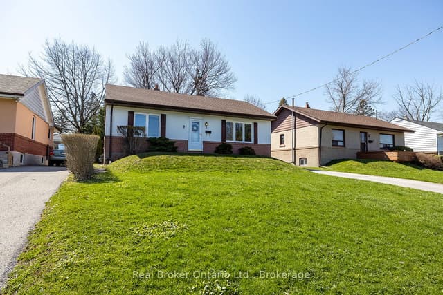 Detached at 9 Granard Boulevard, Toronto, ON M1M 2C9, Toronto E08