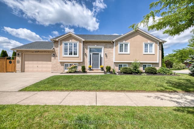 Detached at 8093 Beaverton Boulevard, Niagara Falls, ON L2H 3K5