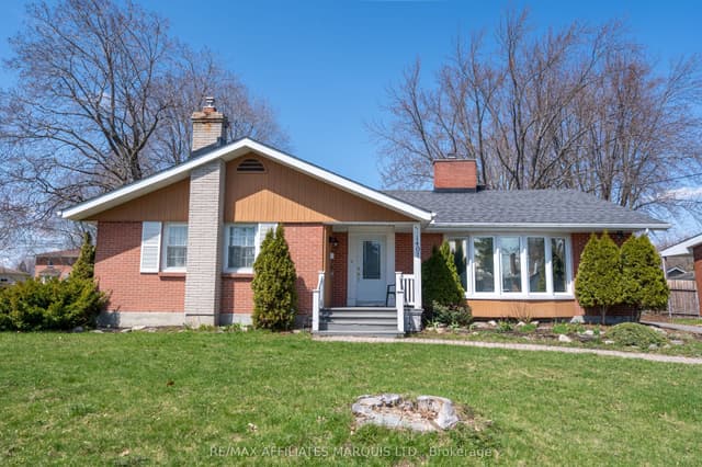 Detached at 1407 Boyd Street S, Cornwall, ON K6J 1X2