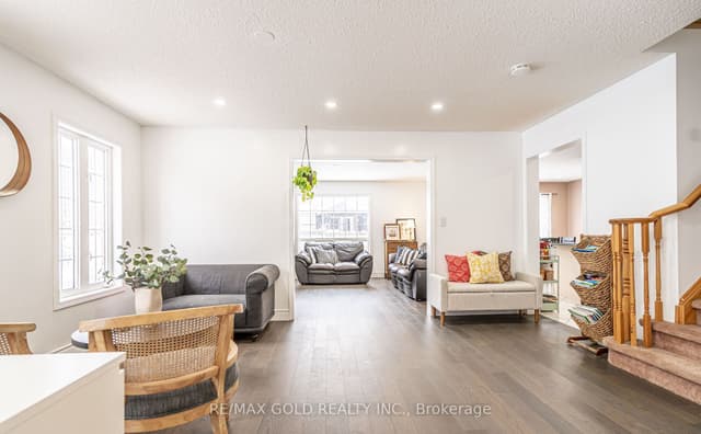 Detached at 2 Zimmer Street, Brampton, ON L6S 6L3