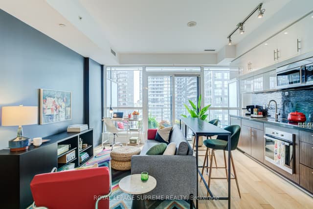 Condo Apartment at 8 Mercer Street 1710, Toronto, ON M5V 0C4, Toronto C01