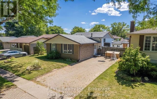 Detached at 7116 Harriman Street, Niagara Falls, ON L2J 3S2
