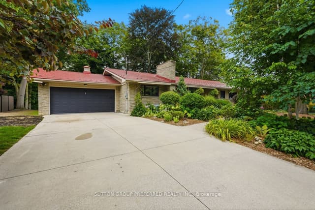 Detached at 7 Metamora Crescent, London North, ON N6G 1R2