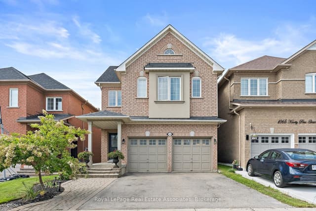 Detached at 1069 Knotty Pine Grove, Mississauga, ON L5W 1J6