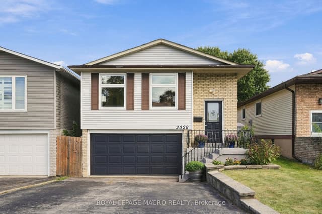 Detached at 2328 Malcolm Crescent, Burlington, ON L7P 4H4