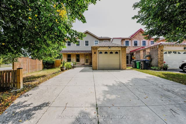 Detached at 2 Mayberry Court, Brampton, ON L6S 5A9