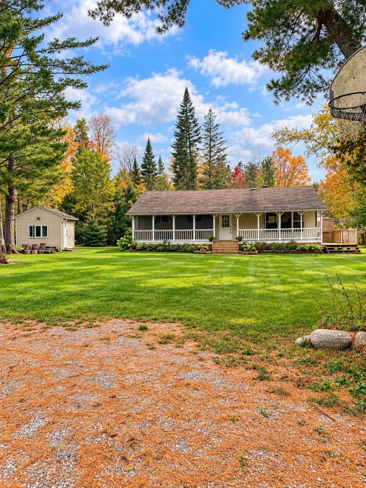 52 Grandview Crescent