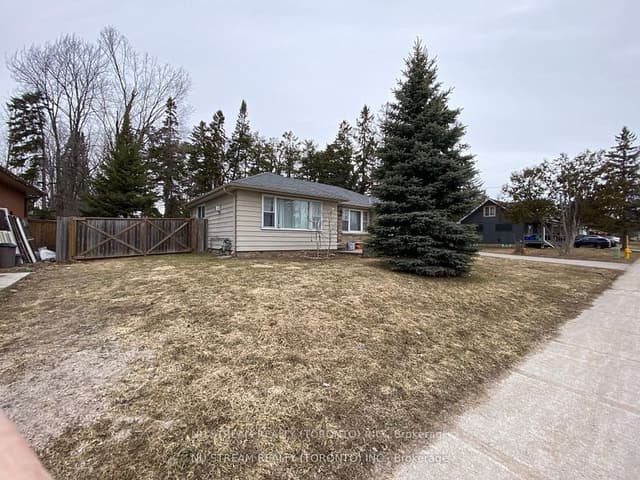 Detached at 540 Big Bay Point Road, Barrie, ON L4N 3Z5