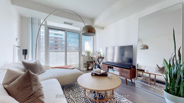 Condo Apartment at 525 W Adelaide Street W 1223, Toronto, ON M5V 0N7, Toronto C01
