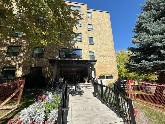 Condo Apartment at 2 Ridelle Avenue 106, Toronto, ON M6B 1H4, Toronto C04