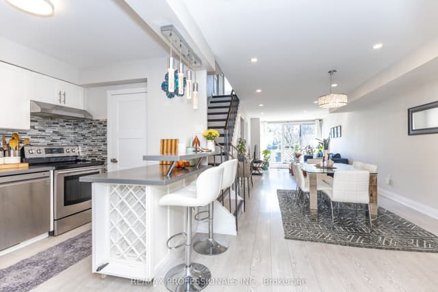 Condo Townhouse at 2 Valhalla Inn Road 339, Toronto, ON M9B 6C3, Toronto W08