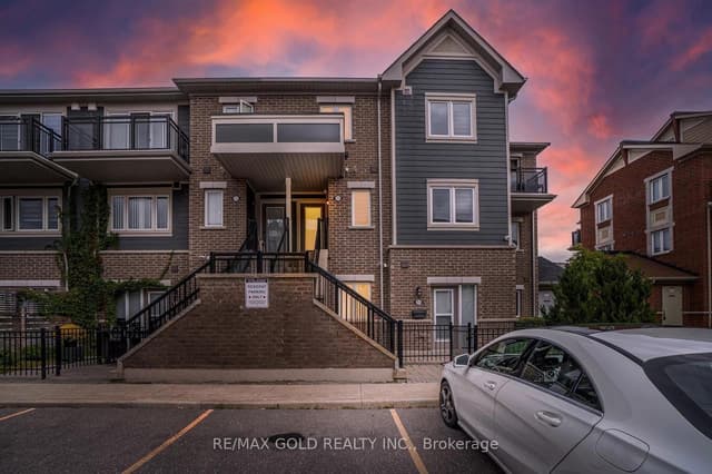 Att/Row/Townhouse at 250 Sunny Meadow Boulevard 215, Brampton, ON L6R 3Y6