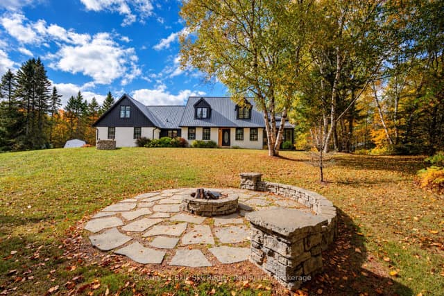 Detached at 1 Springdale Drive, North Bay, ON P1B 8G2