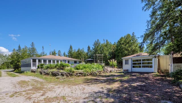 Detached at 1034 DORCAS BAY Road, Northern Bruce Peninsula, ON N0H 2R0