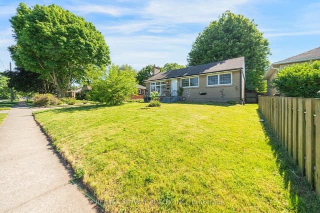 Detached at 6604 Locus Avenue, Niagara Falls, ON L2G 4K7