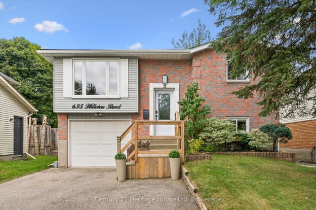 Detached at 635 Hillview Road, Cambridge, ON N3H 5C3