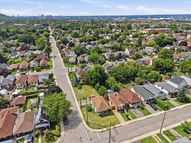 Detached at 67 Huxley Avenue N, Hamilton, ON L8H 4P3
