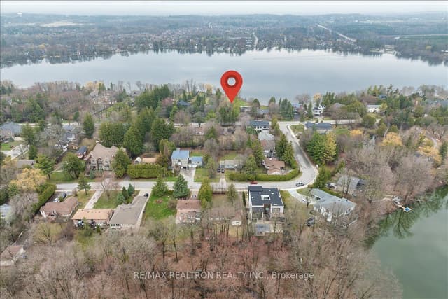 Detached at 97 Park Crescent, Richmond Hill, ON L4E 3J5