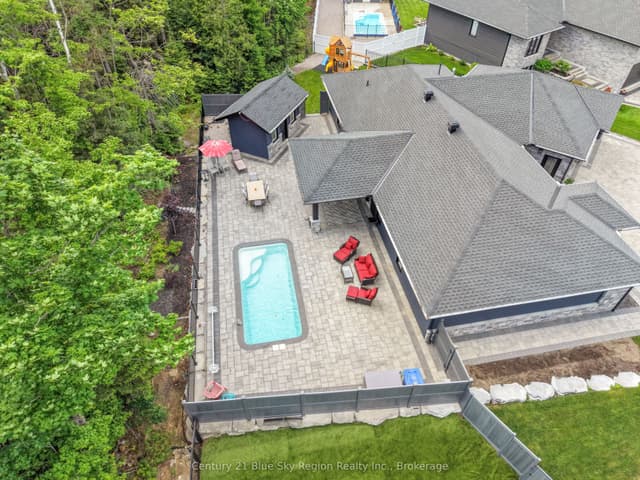 Detached at 51 Welkin Grove, North Bay, ON P1A 0G7