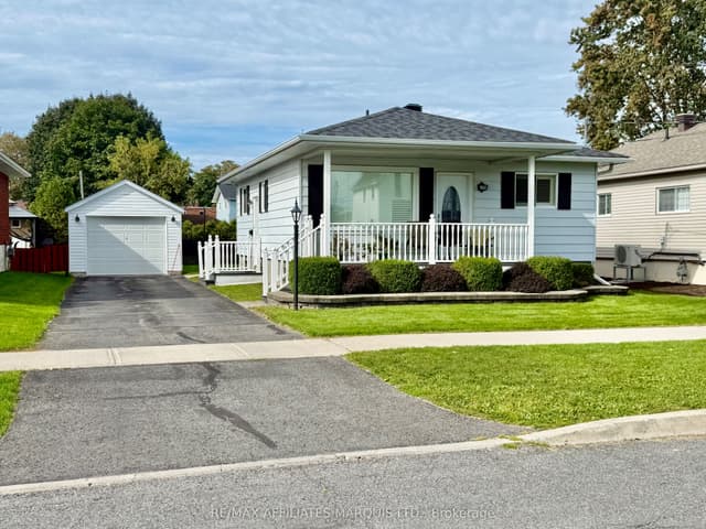 Detached at 1330 Aubin Avenue, Cornwall, ON K6J 4R8