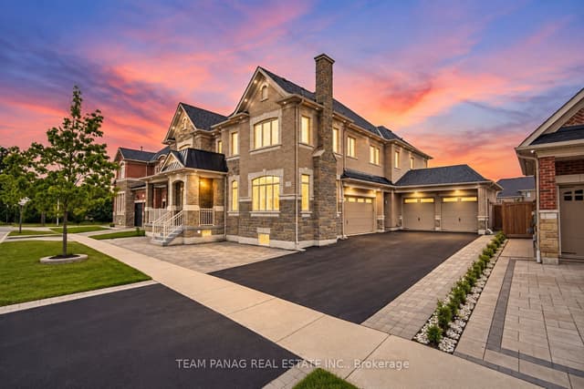 Detached at 7 Balloon Crescent, Brampton, ON L6P 4B7