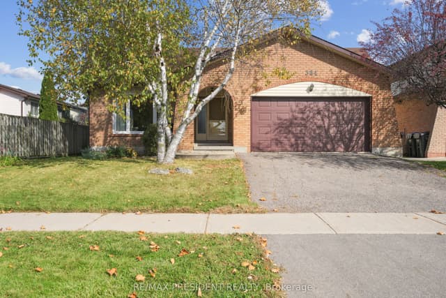 Detached at 384 Centre Street N, Brampton, ON L6V 3L6