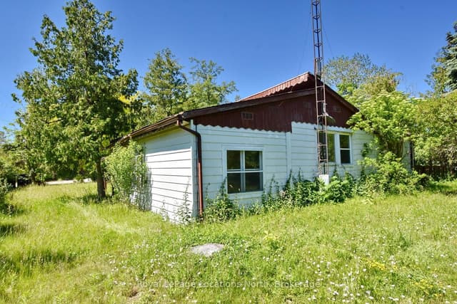 Detached at 20 Marilyn Avenue N, Wasaga Beach, ON L9Z 2X8