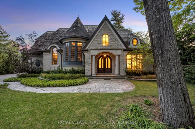 Detached at 1476 Carmen Drive, Mississauga, ON L5G 3Z1