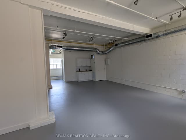 Office at 135 Tecumseth Street 11B, Toronto, ON M6J 2H2, Toronto C01