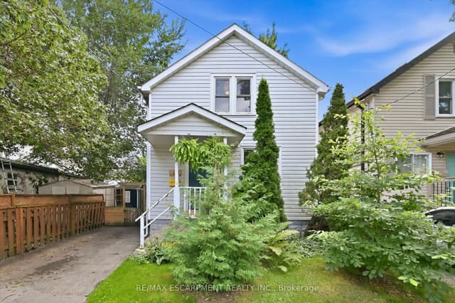 Detached at 174 Beech Street, St. Catharines, ON L2R 2C6