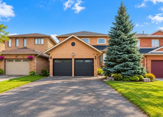 Detached at 11 Murkar Crescent, Whitby, ON L1N 8Y4