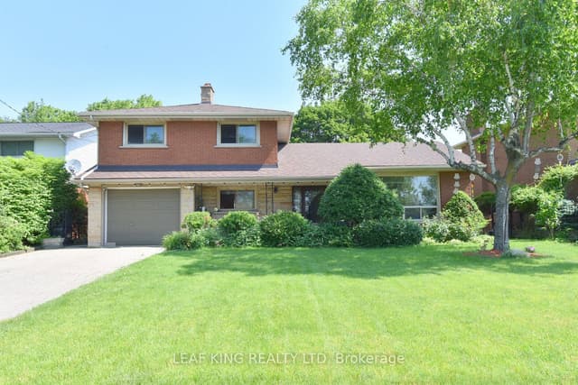 Detached at 372 Fennell Avenue W, Hamilton, ON L9C 1G4