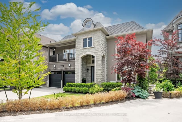 Detached at 124 Paliser Court, Oakville, ON L6K 2H1