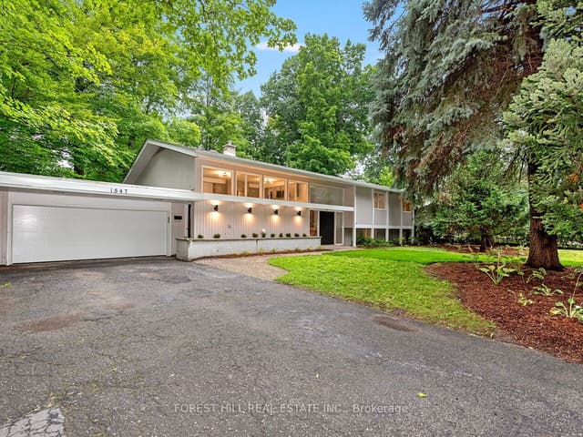 Detached at 1847 Will Scarlett Drive, Mississauga, ON L5K 1J6