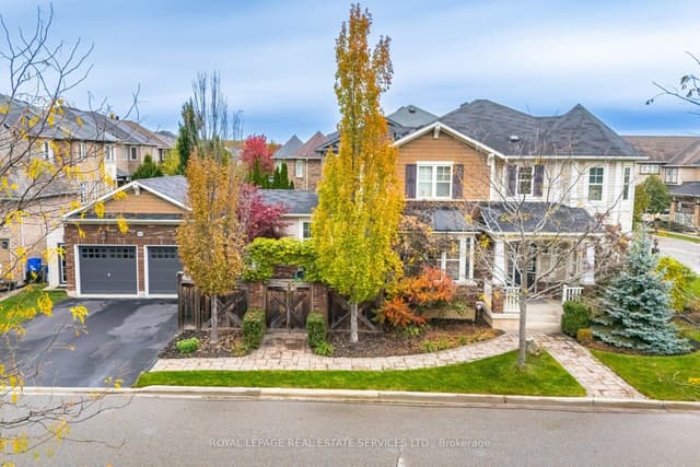 Detached at 444 Coombs Court, Milton, ON L9T 7N5