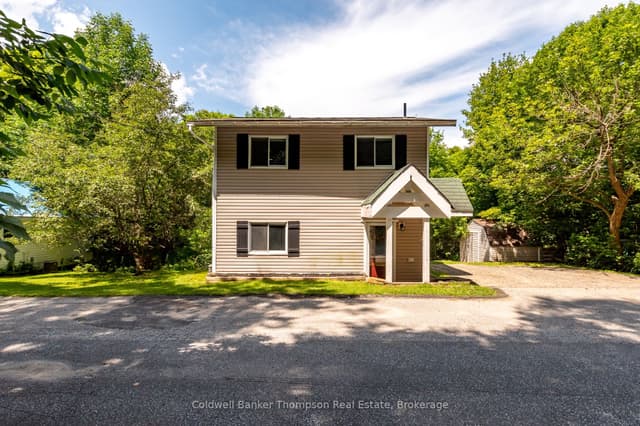 Detached at 16 Walpole Street, Huntsville, ON P1H 1V3