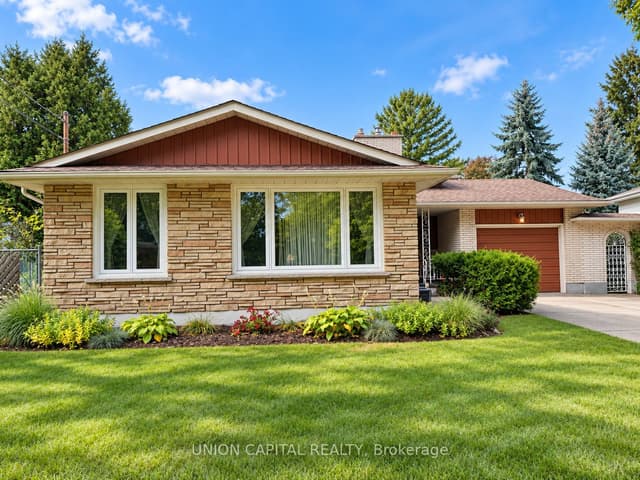 Detached at 21 Croydon Drive, St. Catharines, ON L2M 1J3