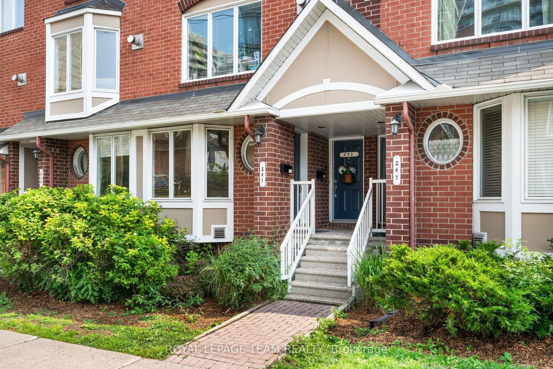 241 Lyon St N, 241 Lyon St N